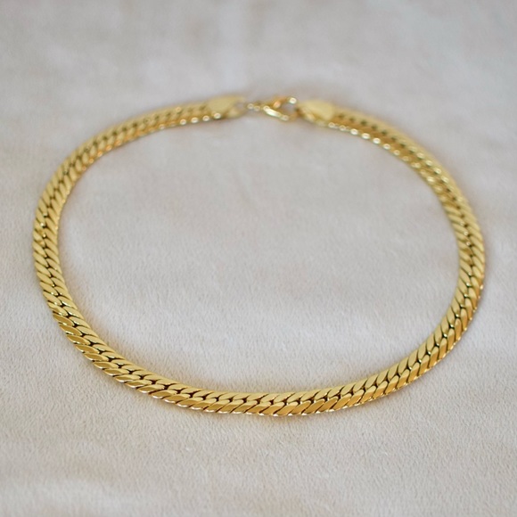 Jewelry - Curb Chain Gold Tone Necklace